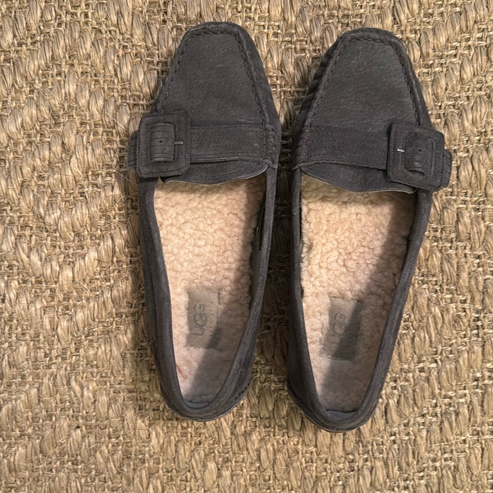 Ugg Retreat (5767) Grey Suede Shearling Lined Loafer Moccasin Women's Sz 8